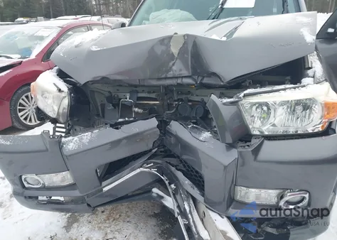 2013 Toyota 4Runner Sr5 z USA, uszkodzony, nr VIN JTEBU5JR0D5141131